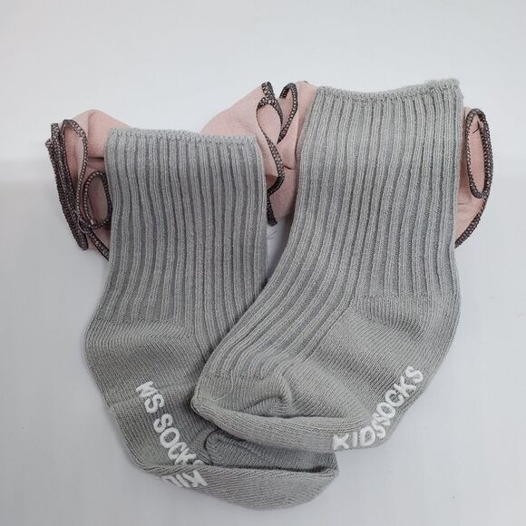 NWOT Chicbaby Gray Socks with Pink Bows - Picture 4 of 4